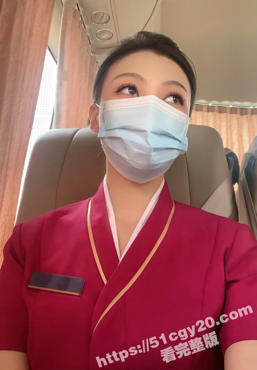 中国南方航空空姐 一只花 在推特做福利姬 飞机厕所与金主空震实拍 黑丝制服骚到爆