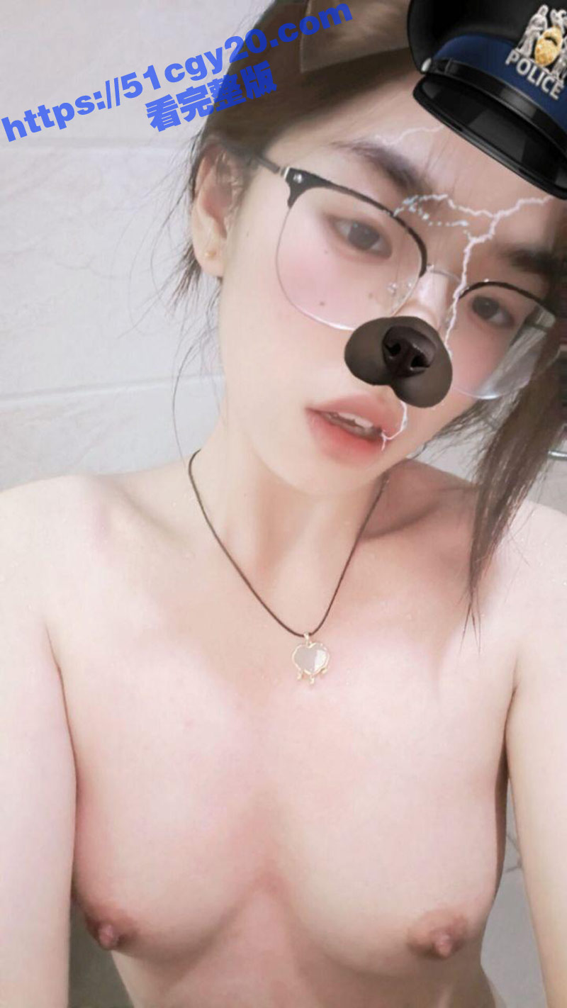 江苏盐城学生妹 陈金瑶 第二弹 眼镜婊钢笔插逼超骚自慰 这逆天大黑逼一看就没少挨操！