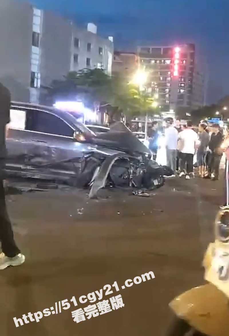 福州市鼓楼区 下班高峰期 突发重大车祸 2人身亡 多人受伤 现场画面曝光 简直惨不忍睹！