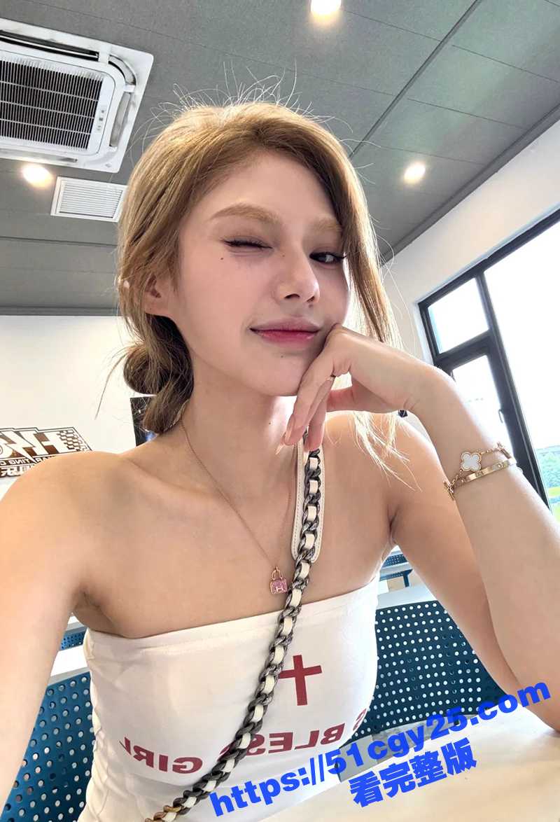 广西民族大学高颜值校花何钰婷性爱视频流出2拷贝