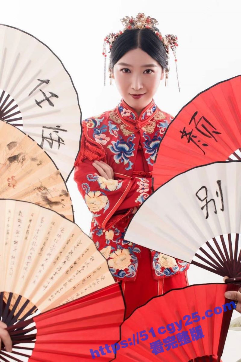 广东中山雯雯婚前做妓女 婚后变楼凤！性感情趣护士服曲线毕露 遭后入打桩爆操淫叫连连！