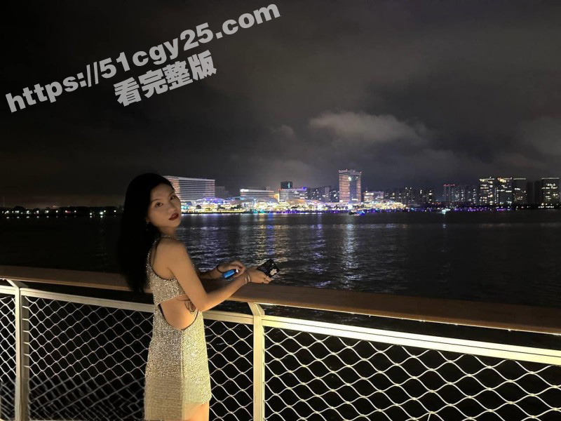 上海艺术学院宋晓静落地窗前被后入暴操02
