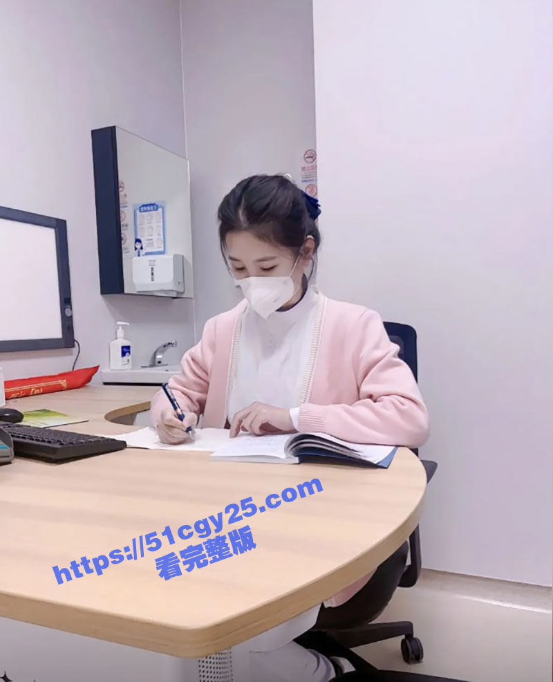 湖南省人民医院的实习护士工作护士服照