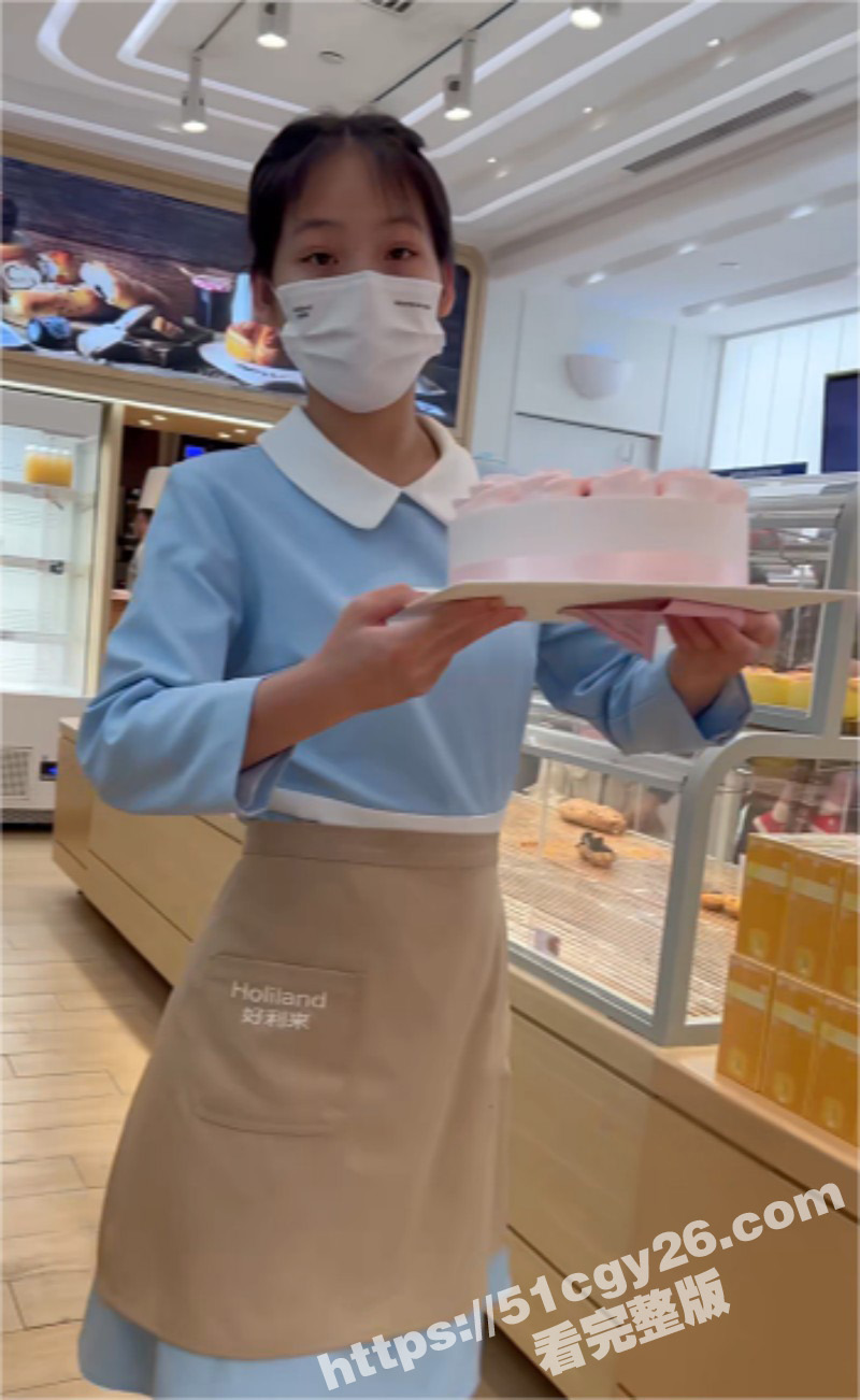 大神好利来抄底偷拍合集 多位美女员工惨遭毒手 个个貌美气质佳 甚至还有人穿开裆丝袜！
