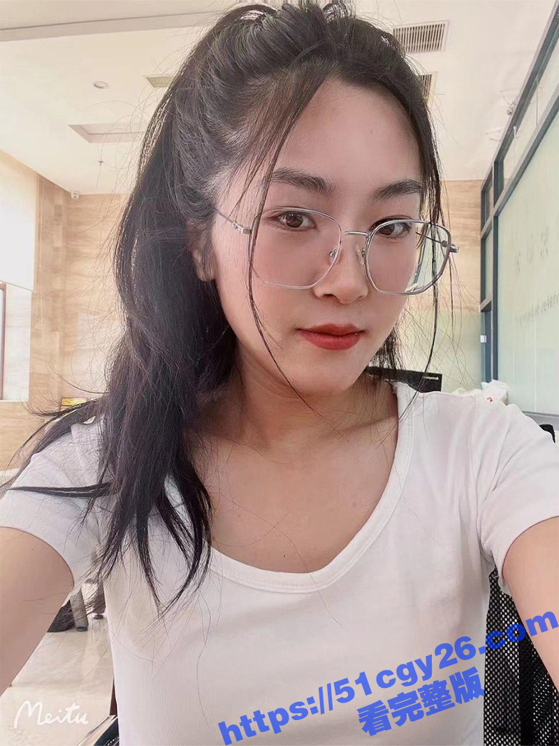 山东烟台人妻母狗 赵琳潞 出轨欧美大屌 被无套爆操骚穴猛插菊花 画面尺度令人瞠目！