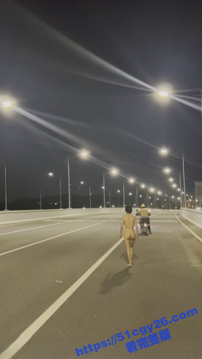 Cikai Moon全裸马路边露出 2