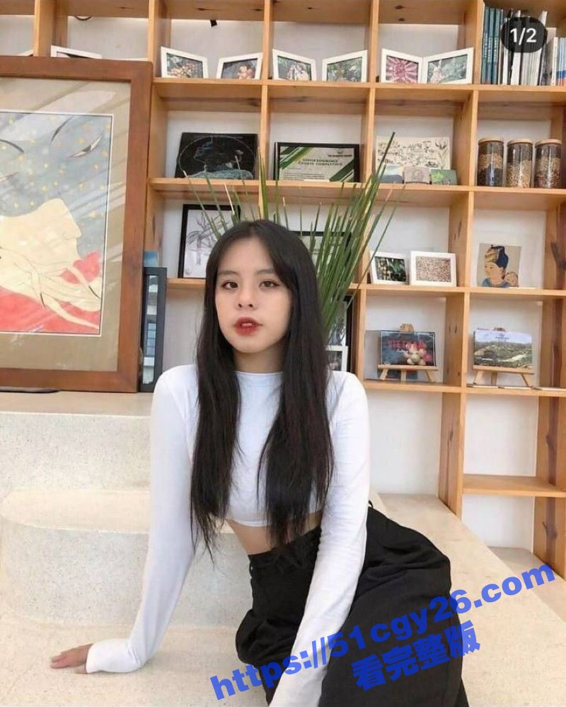 网约24岁大眼巨乳妹小夏 丰满性感身材曲线勾魂 撅起肥臀被猛烈抽插 淫水白浆四溢！