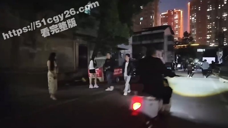 长沙十间头与文昌阁交叉口 站街小姐姐超吸睛 颜值身材让人心动 200块价格更亲民！