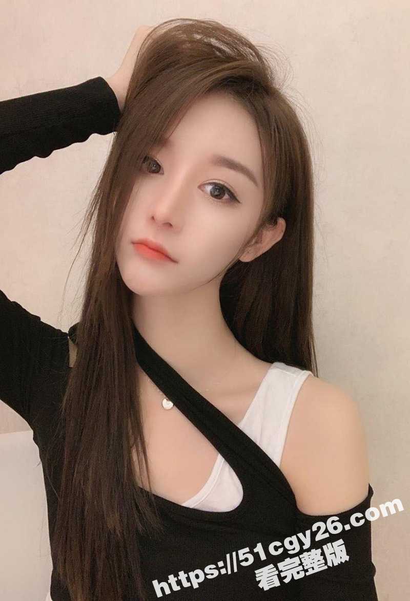 大学女友的色情日常 超美翘臀妹拽着男友肉棒求操 试衣间疯狂扣逼 各种美臀自拍淫到飞起！
