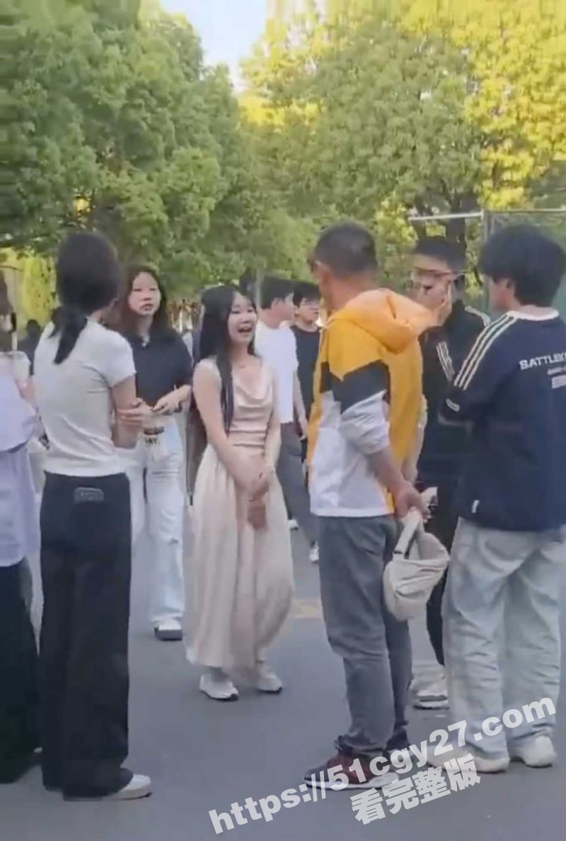 滁州某学院渣男出轨被女友大庭广众下扇耳光06