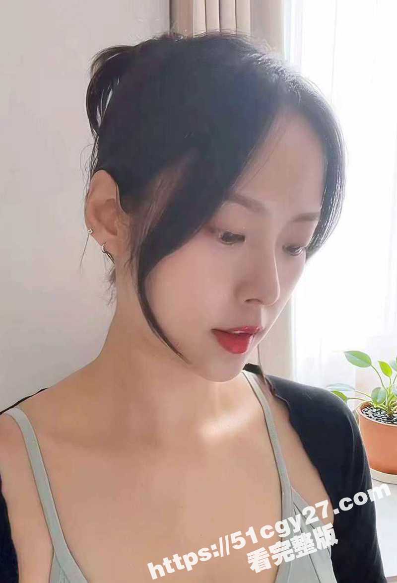 广州大学极品校花吕诗莹被调教视频流出2拷贝