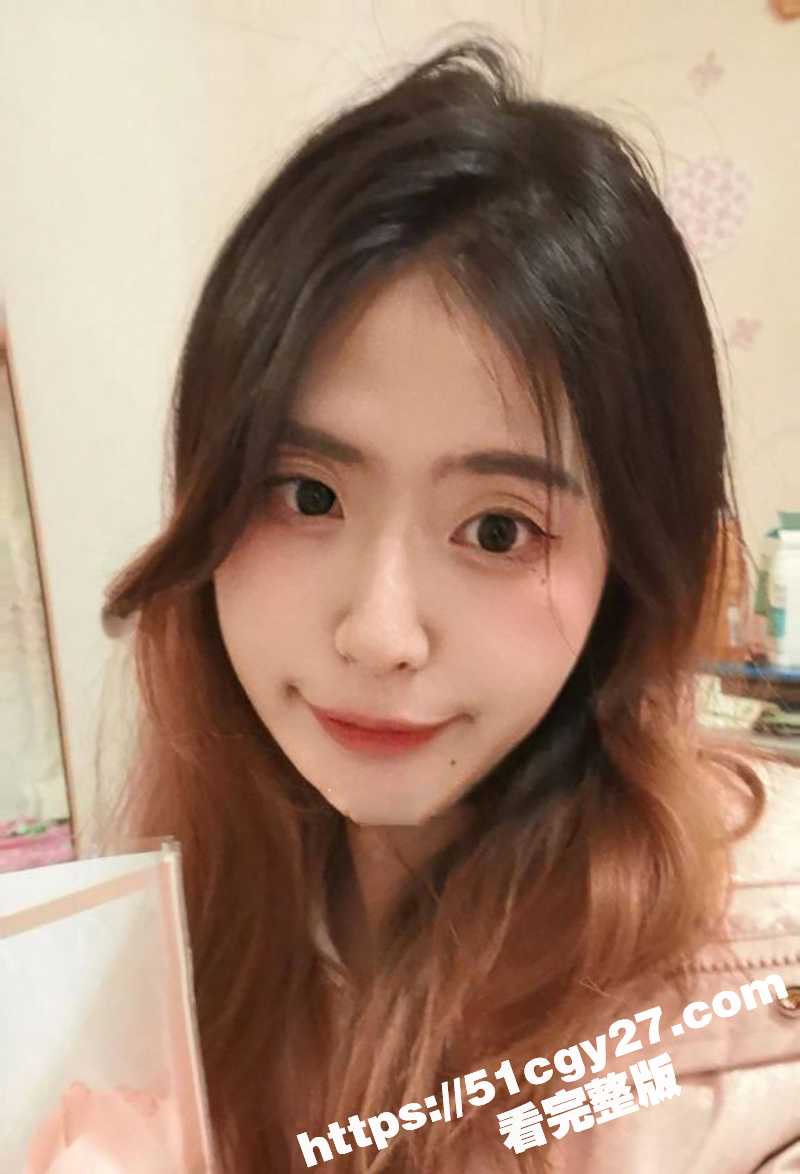 极品仙女学妹 李维依 大量不雅视频流出 各种黑丝花式做爱 露脸舔屌口爆吞精 反差中的天花板啊！