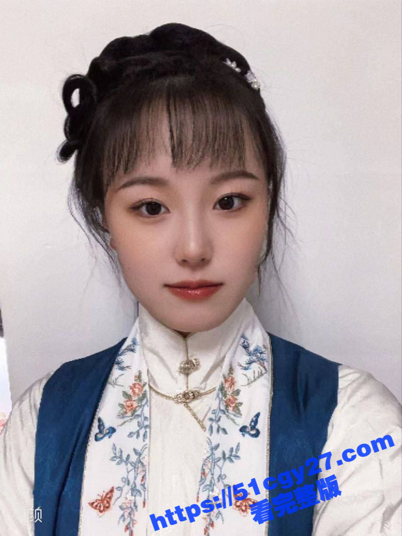 成都情侣私拍做爱视频泄密 超高颜值美女被男友调教成反差母狗 口交鸡巴的时候眼神魅惑 无套后入打桩！