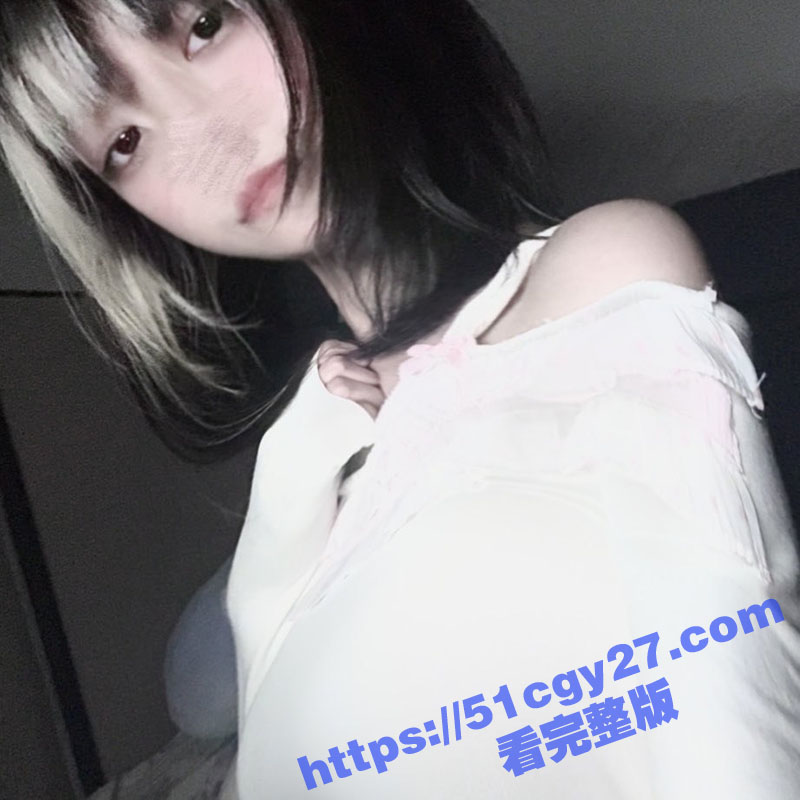 网调极品萝莉pudding道具肛塞私拍2