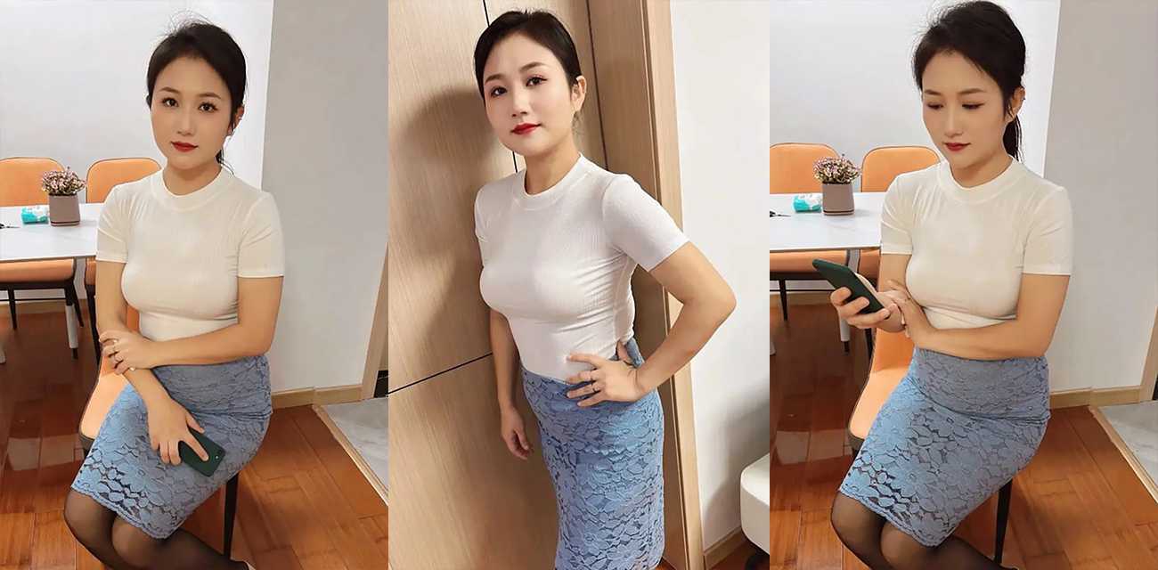 骚妈穿上继父买的性感内衣 跟儿子车震被干到尿崩！