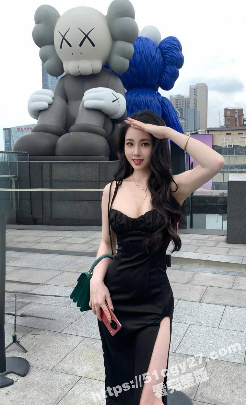 海角大神绿帽之王的王调教穿开裆黑丝的姐姐03