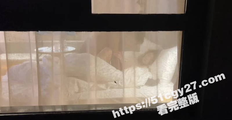 酒店做爱没拉窗帘美女醉酒被捡尸偷拍（3）