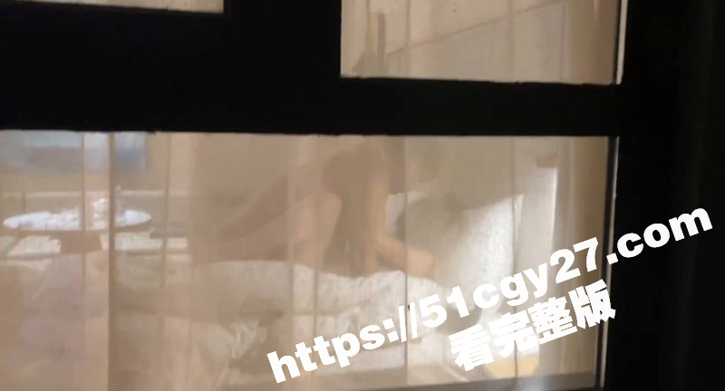 酒店做爱没拉窗帘美女醉酒被捡尸偷拍（4）