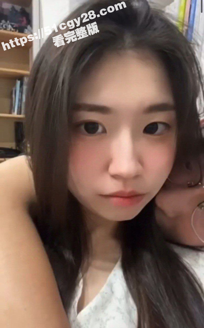 台湾大学生 邓丽欣 自拍泄密 高颜值小母狗露脸深情口交 浪叫呻吟声好听到鸡儿梆硬！