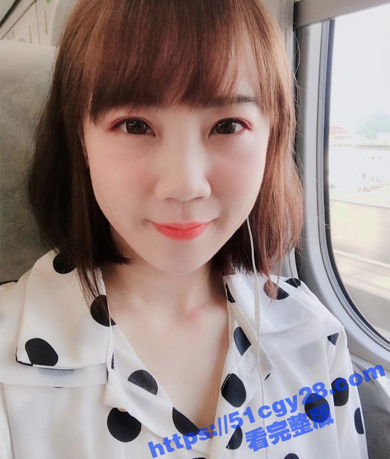 爱健身的皮肤白皙正点台妹玩3P2