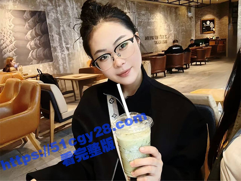 寂寞人妻微信群淫荡聊天记录曝光 淫荡对话让人下体梆硬 线下和多名群友开房约操高潮不断！