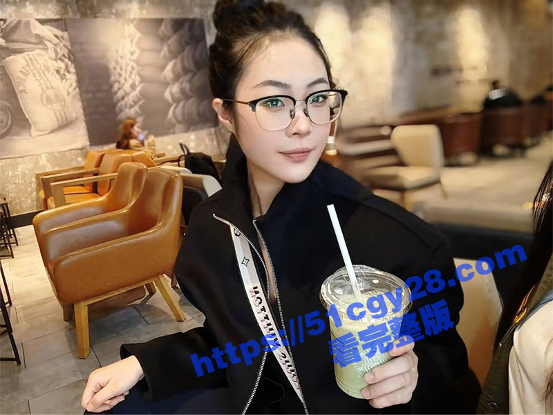 寂寞人妻在群里聊骚还跟多名群友线下开房约操6