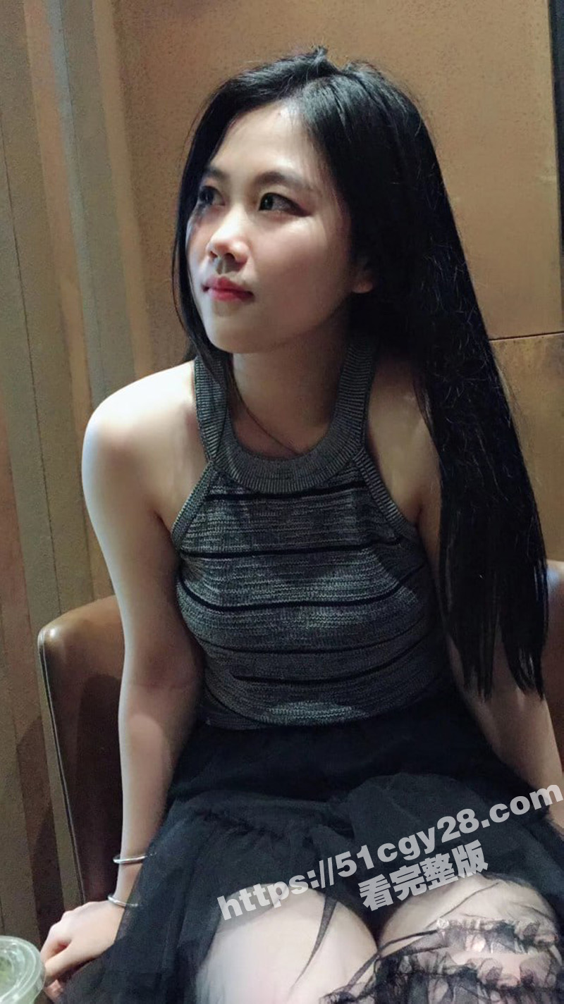 刚刚踏入社会的小妹妹被公司主管潜规则 3