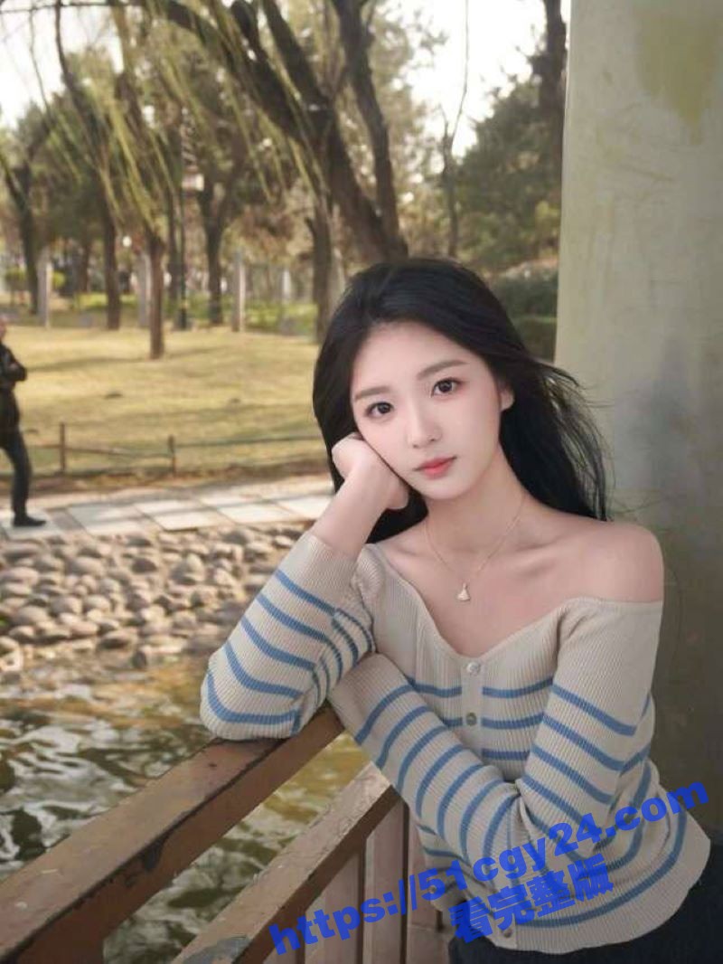 东北高校情侣同居性爱自拍流出 嫩妹被调教成性爱母狗 主动跪舔女上榨精 潮喷高潮不断！