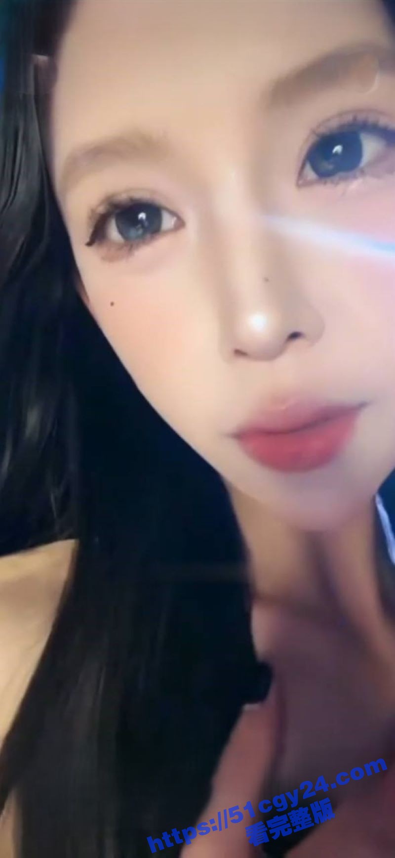 一对一裸聊美女云集！精选美女激情互动 胸大臀翘撩人至极 催射助撸收藏必备佳片！