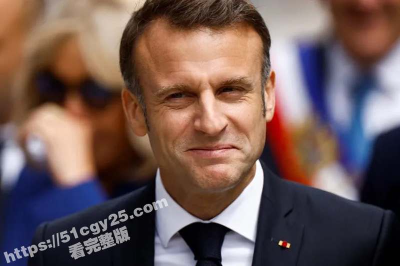 全球惊天大瓜！法国总统马克龙与英国德国领导人 去乌克兰的火车上狂嗑海洛因 镜头前慌忙藏匿惊爆全网！
