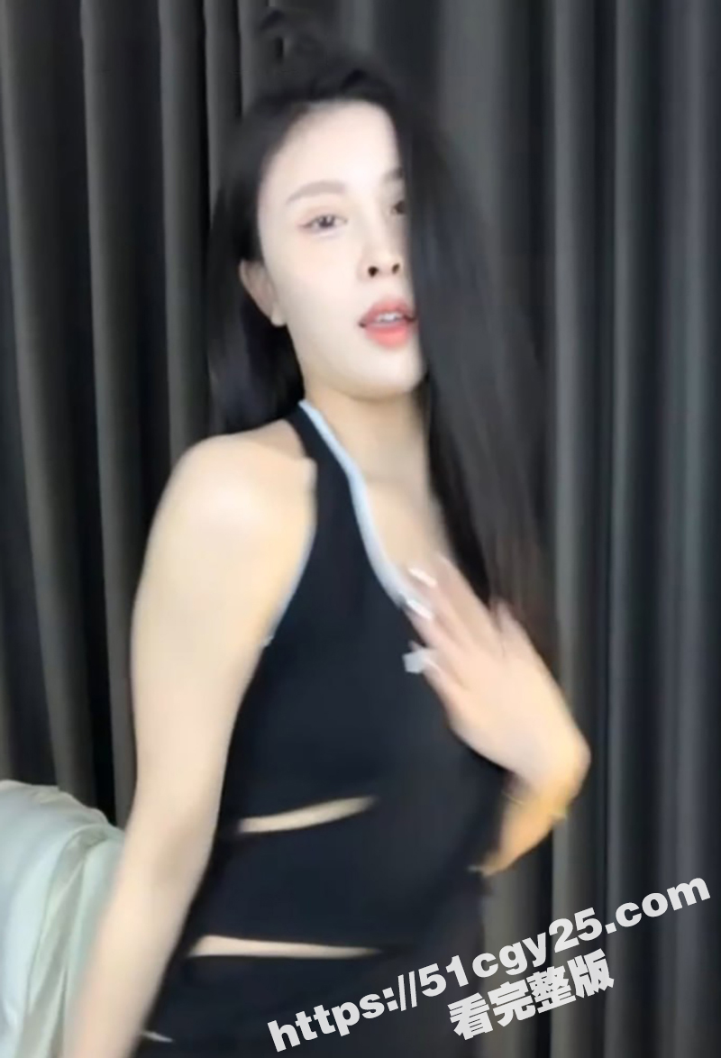 花椒美女主播 张公子 双视角自慰直播视频流出 上面聊天下面露逼自慰 超新玩法淫骚至极！