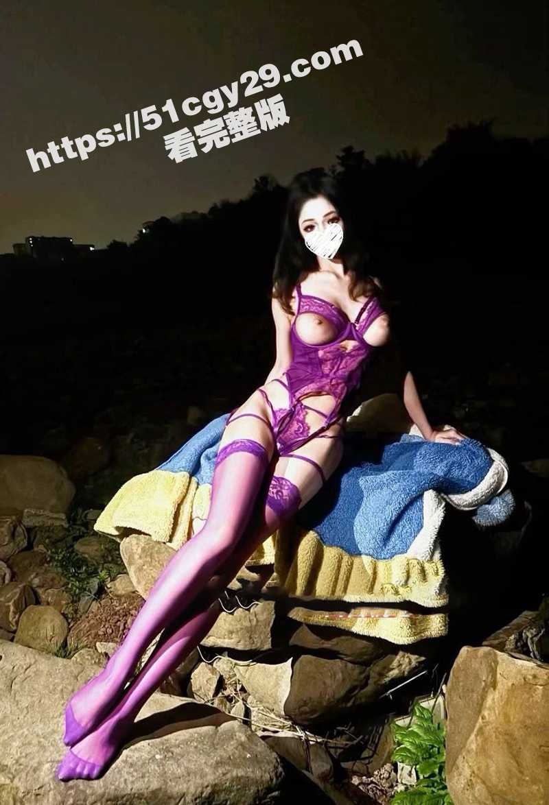 推特大奶网红 一口白桃七 福利合集泄露 极品尤物全裸骚舞 化身学生妹自慰放尿 堪称百变女王！