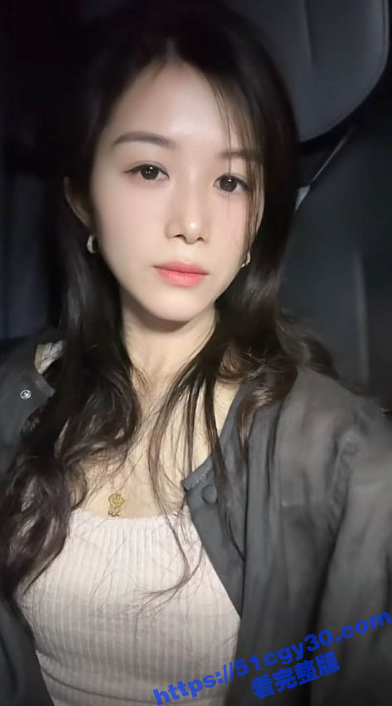 抖音网红殷萧童双视角炮机自慰 2