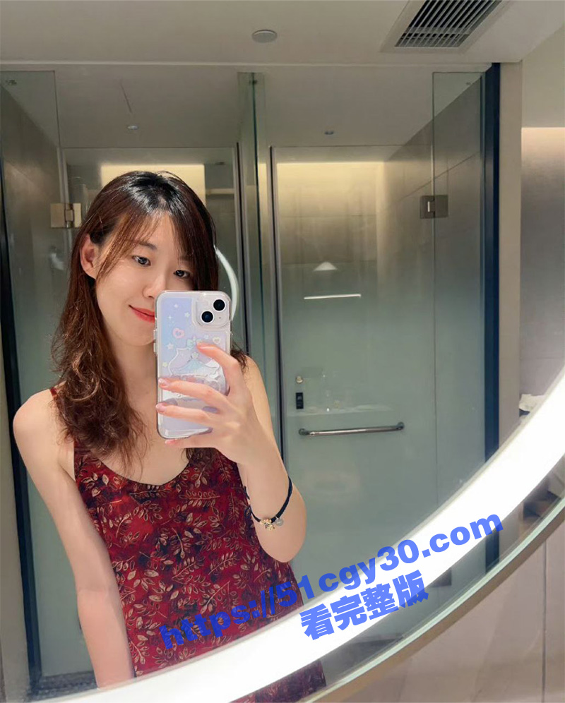 上海金山音乐教师 王璐阳 高颜值眼镜反差婊 自曝淫秽视频与照片主动求操！