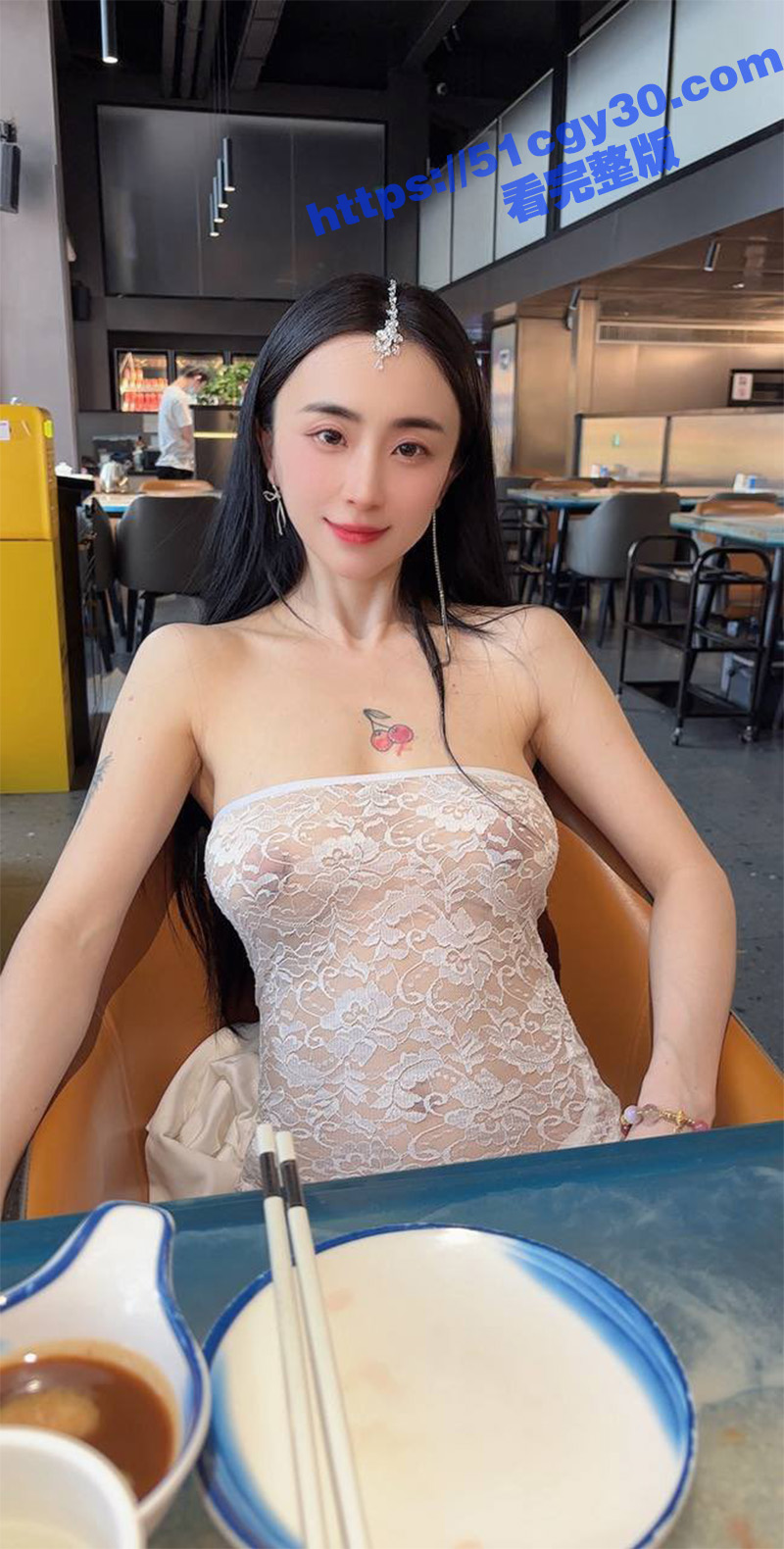 推特极品反差婊西安大表姐最新露出合集 拷贝 4