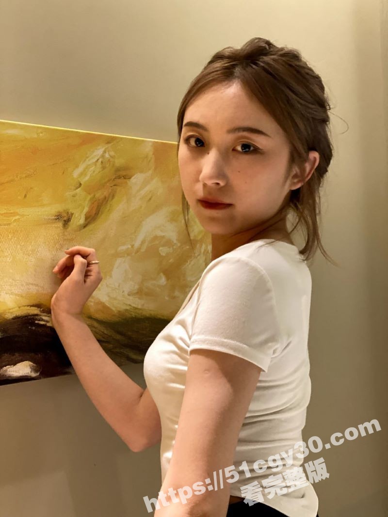 威社爆火高颜值甜妹欣欣大尺度漏三点合集 2
