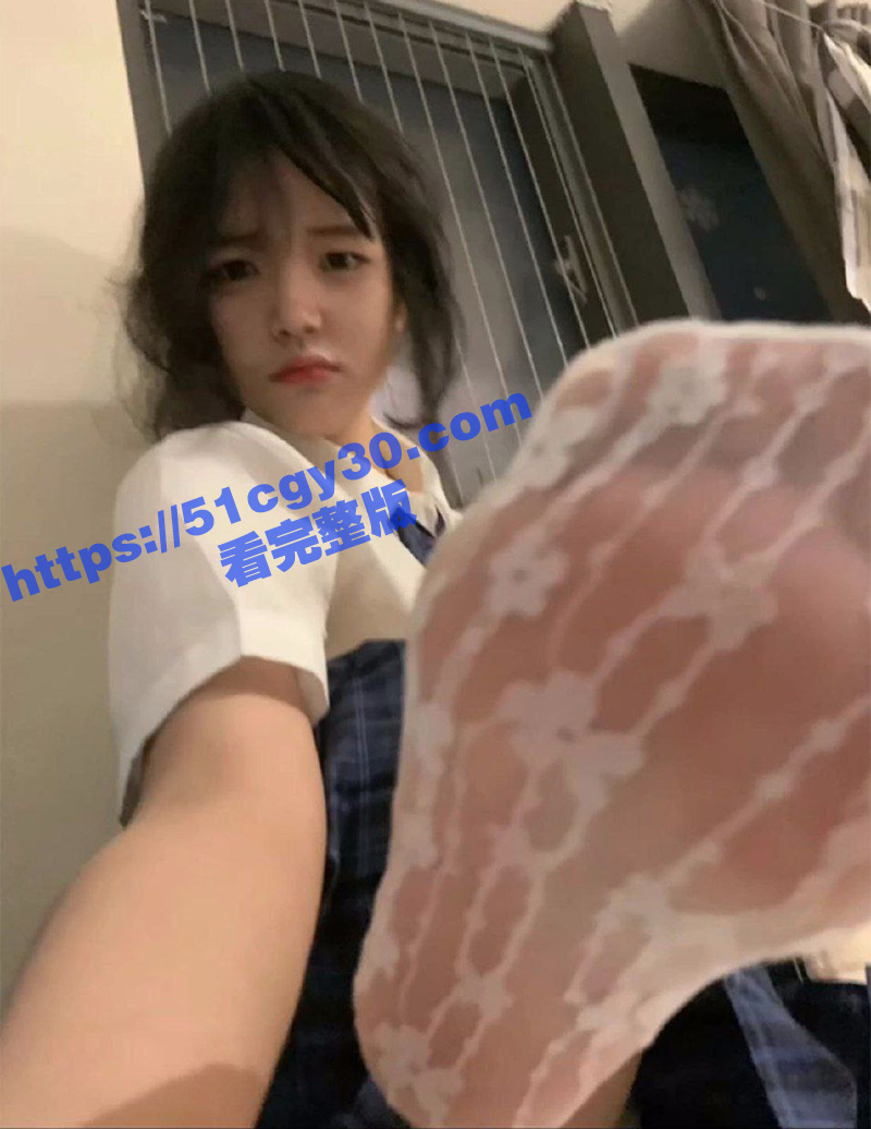 抖音清纯小萝莉部也是卜金主定制日常福利自拍 11