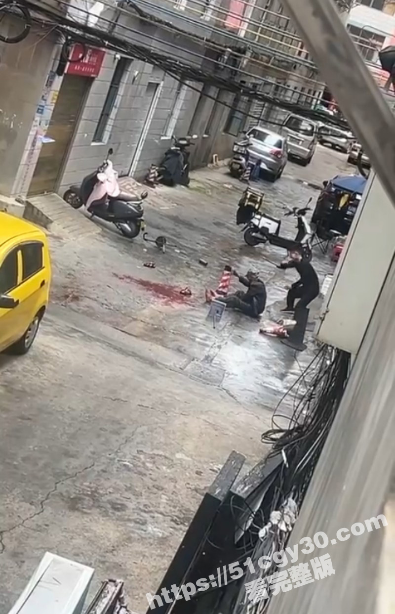 云南玉溪无良房东拒退押金被砍死03