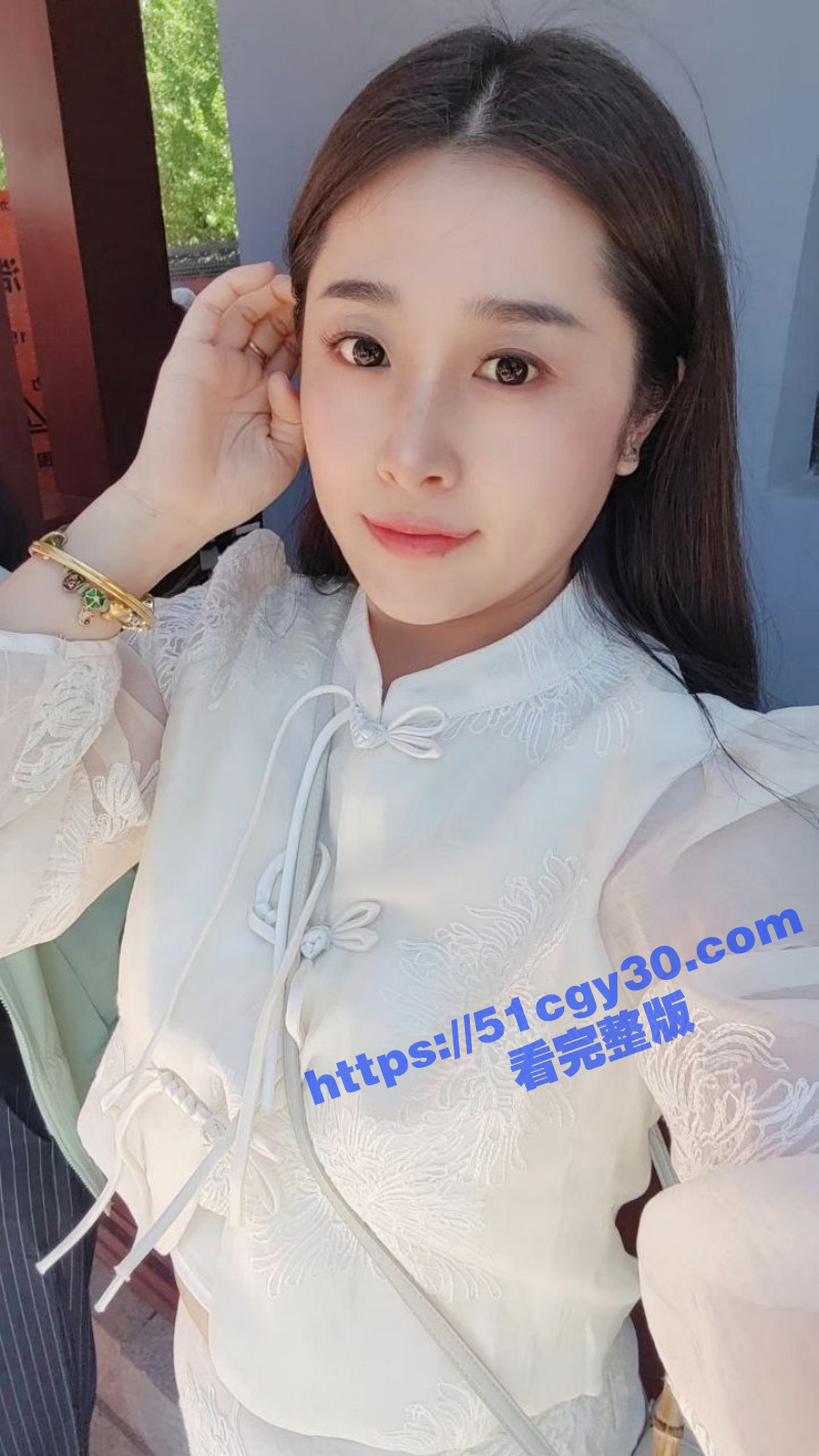 黑龙江伊春36岁化学老师 王玉萍 性欲奇强母狗 出轨老公同事 酒店约炮被操出一身汗！