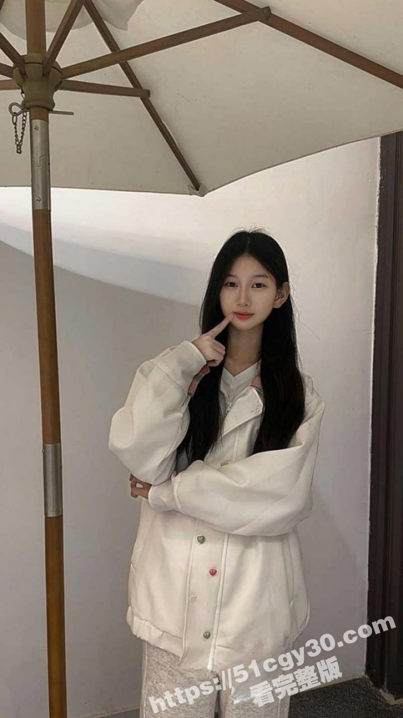 江西科技学院秦妍吐舌展示飞机高潮脸02