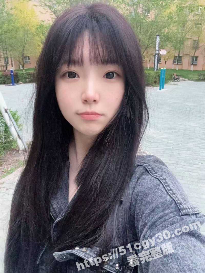 海角大神 奶气草莓 少妇欠债无力偿还 迫不得已用女儿身体肉偿 内射萝莉嫩穴十分刺激！