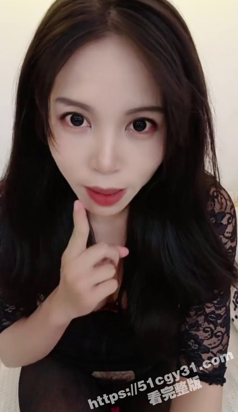 高颜值御姐主播 草莓甜筒 脸穴同框自慰大秀 风骚开裆丝足美腿 近景插穴尽显淫靡！