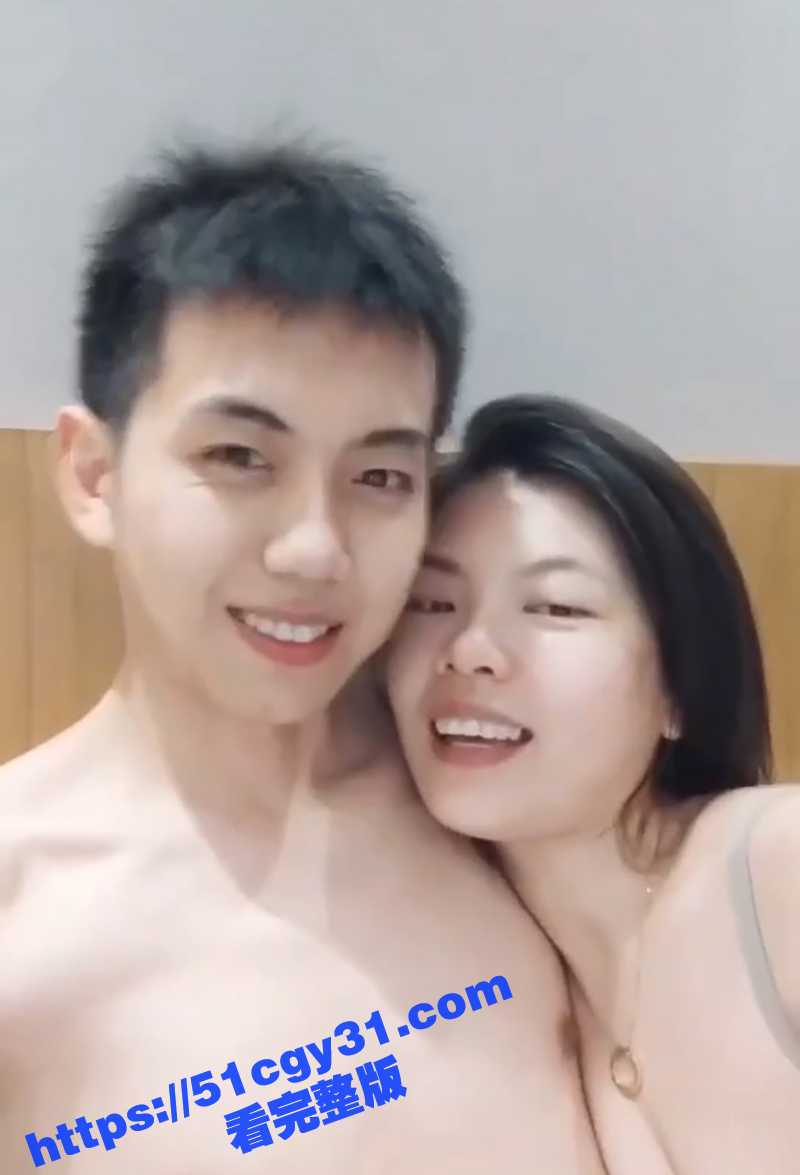 富婆骗炮大学生性爱视频！帅哥以为傍大款月入5万 结果被假富婆套路 倒贴几百块还被拉黑！