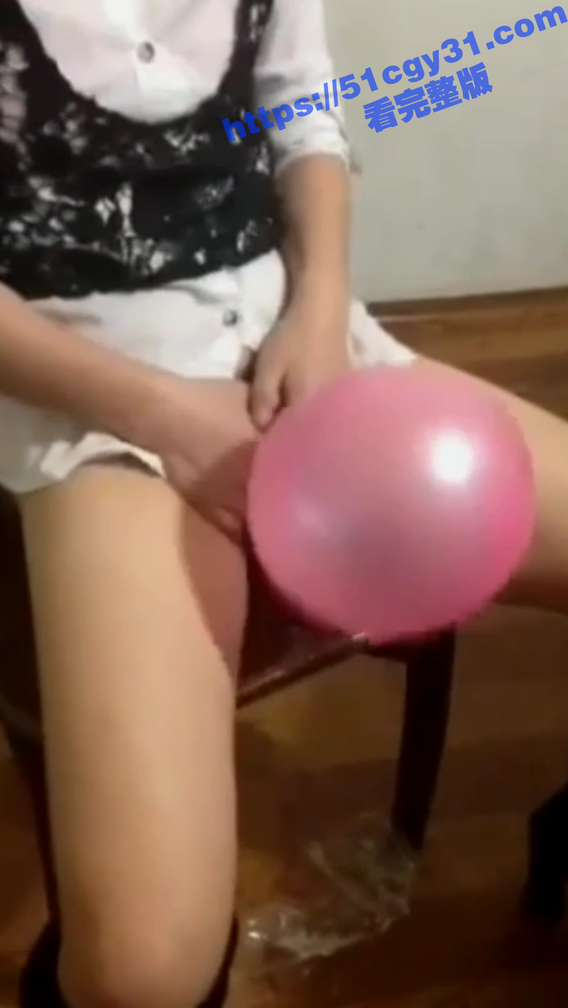 熟女用逼灭灯 吹气球 吸烟 拷贝 2