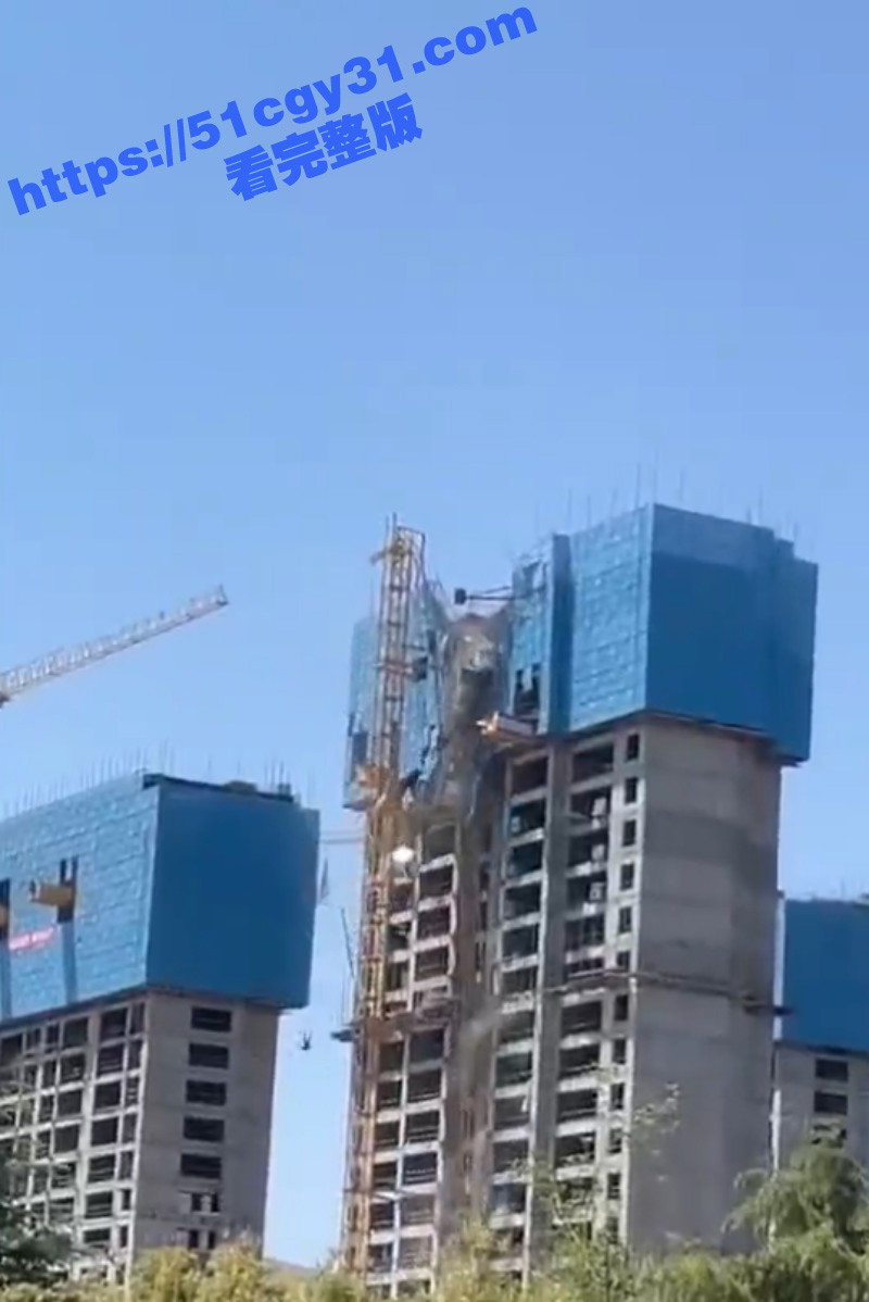 甘肃定西漳县工地塔吊折断事件05