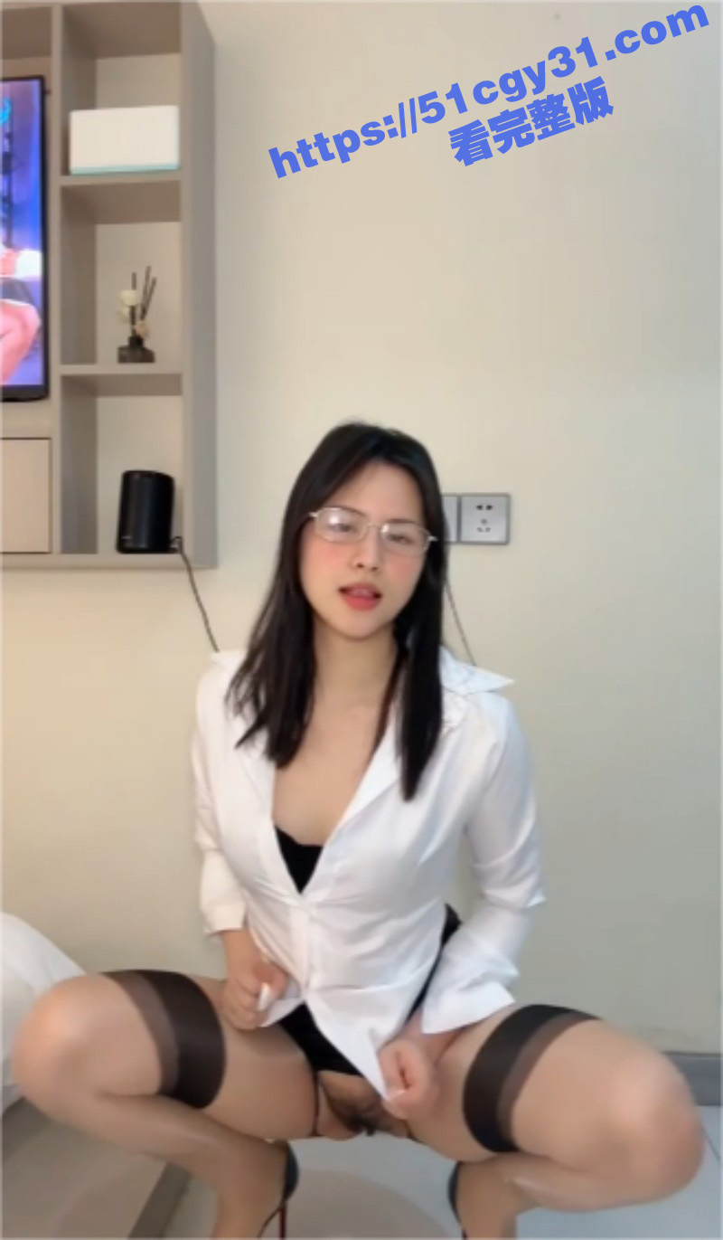 极品眼镜娘最美反差老师直播自慰07