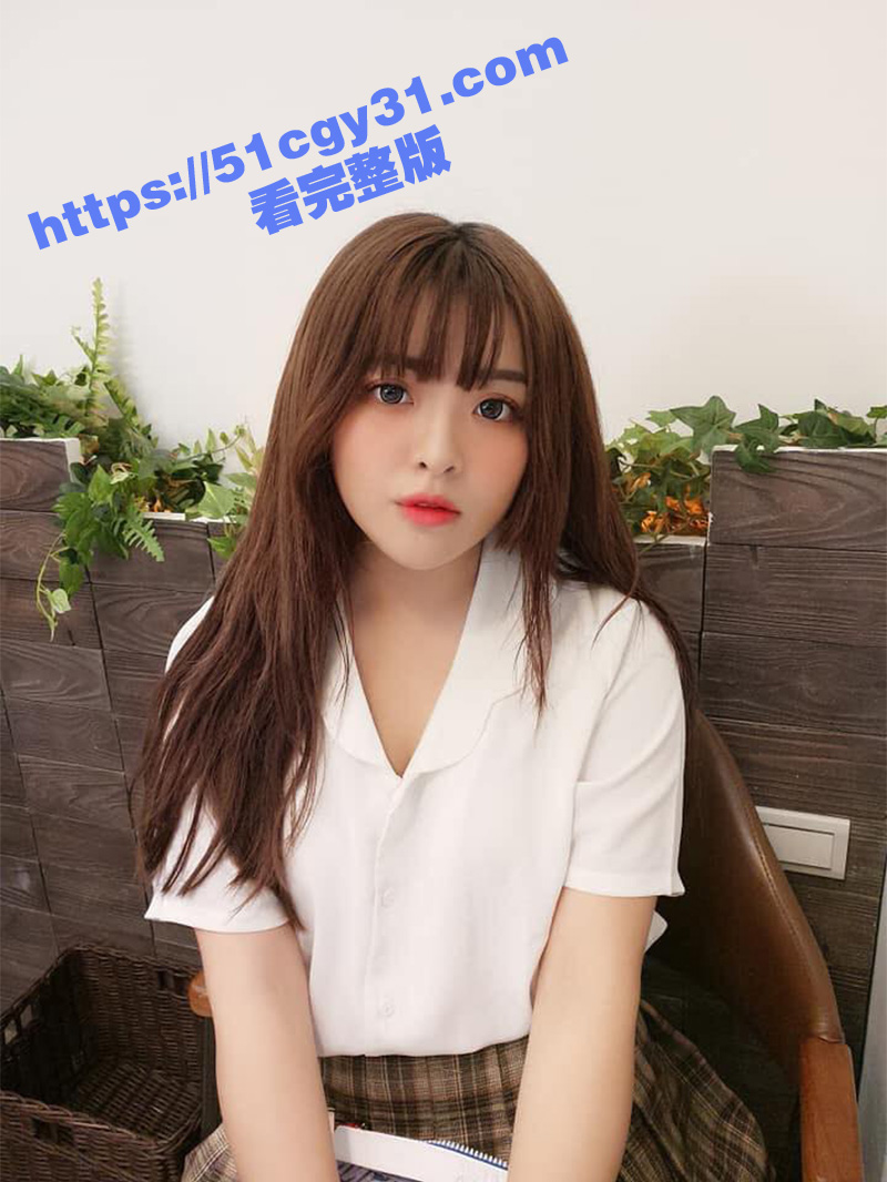 台湾F罩杯李姿仪草草直播秀巨乳 拷贝 9