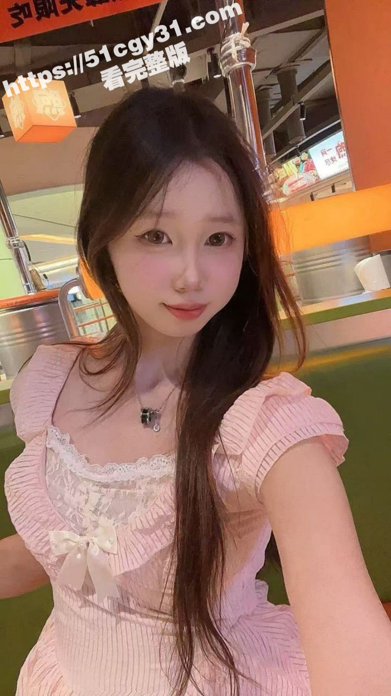 重庆财经职业学院 郭佳馨 年仅19岁就已成为知名校妓 给钱就让操 淫骚模样无人不知！