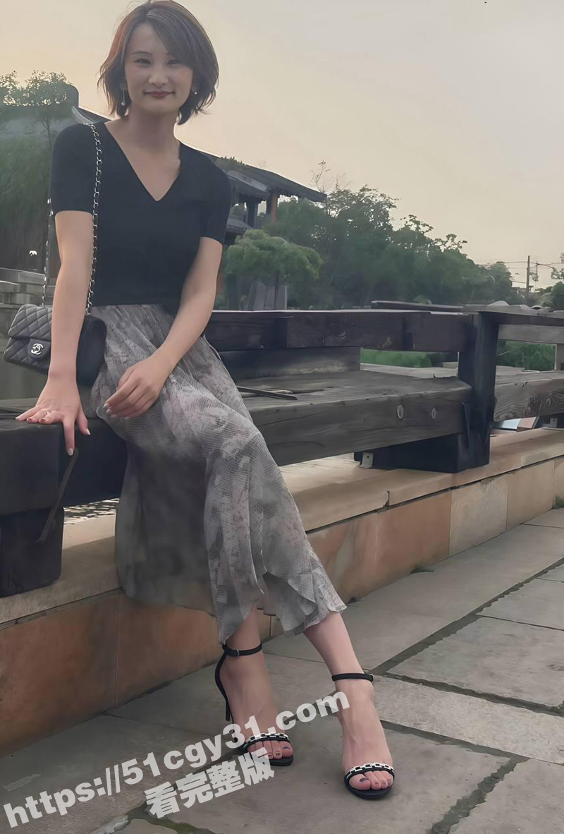 南阳内乡小卖部老板娘 王薇 勾引富二代体育生 高超手技令人欲仙欲死 这就是少妇的魅力！