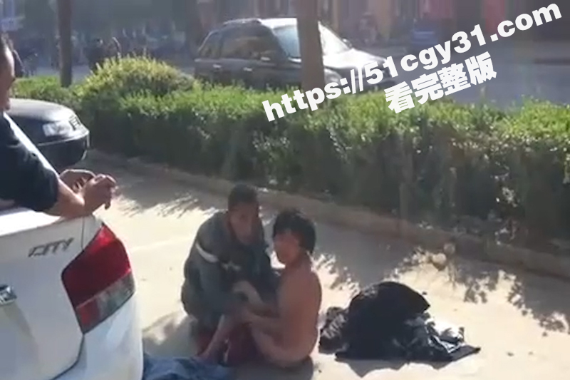 大爷大妈马路边激情做爱（5）